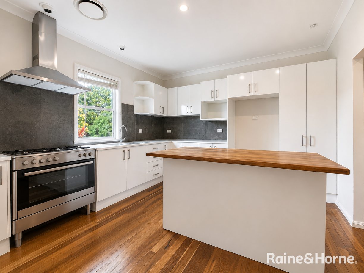 16 Tallayang Street — photo 4 of 16