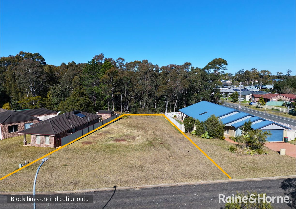 2 Warrego Place — photo from Raine & Horne Nowra