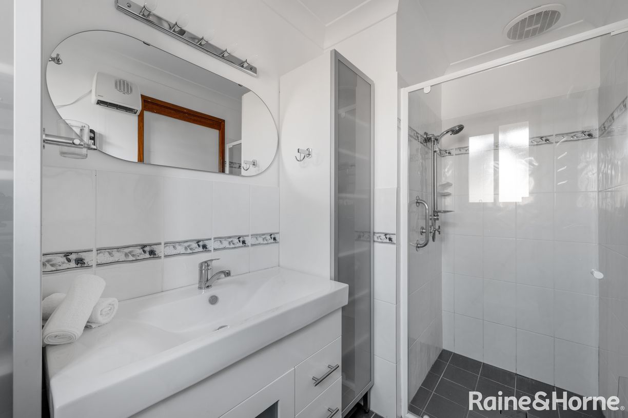 121 Hillcrest Avenue — photo 8 of 14