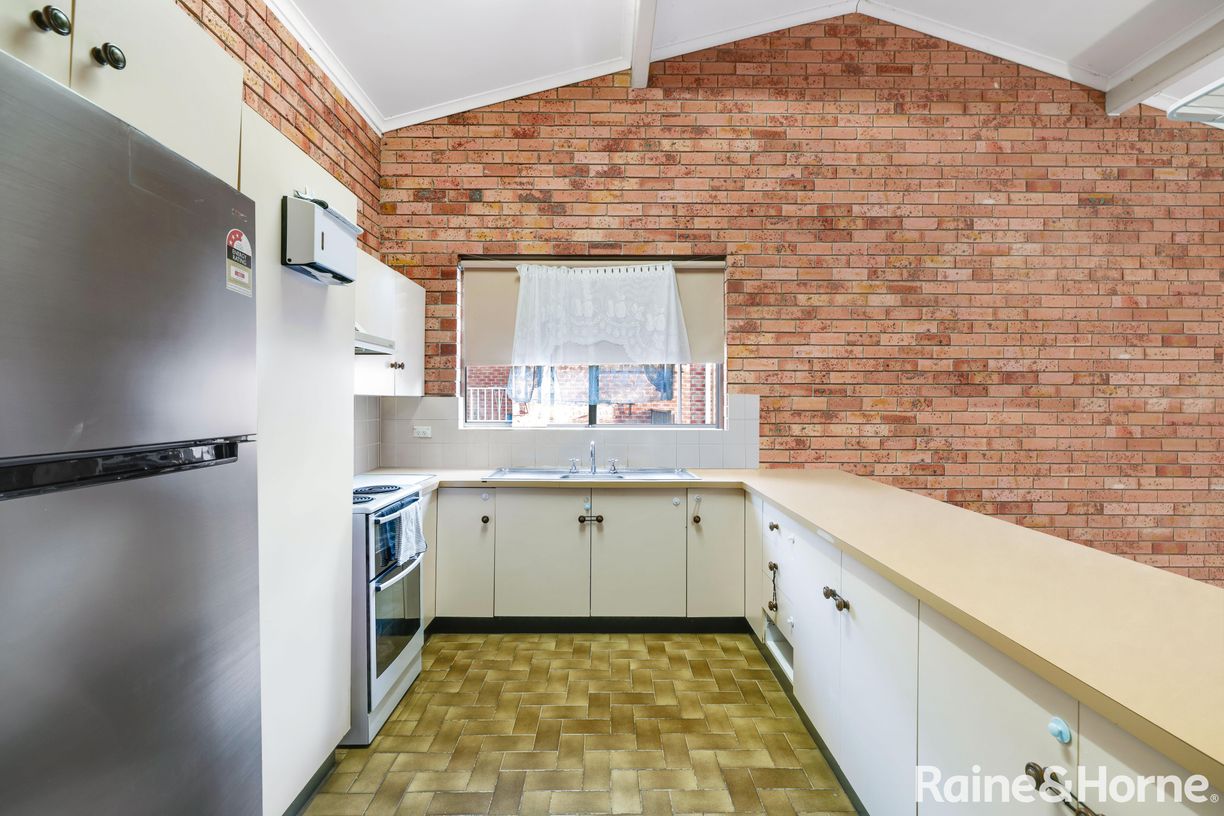 8/102 Kalandar Street — photo 3 of 8