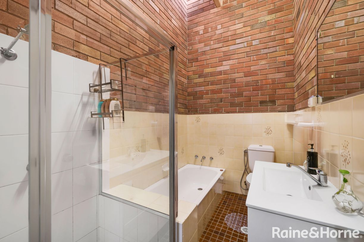 8/102 Kalandar Street — photo 6 of 8