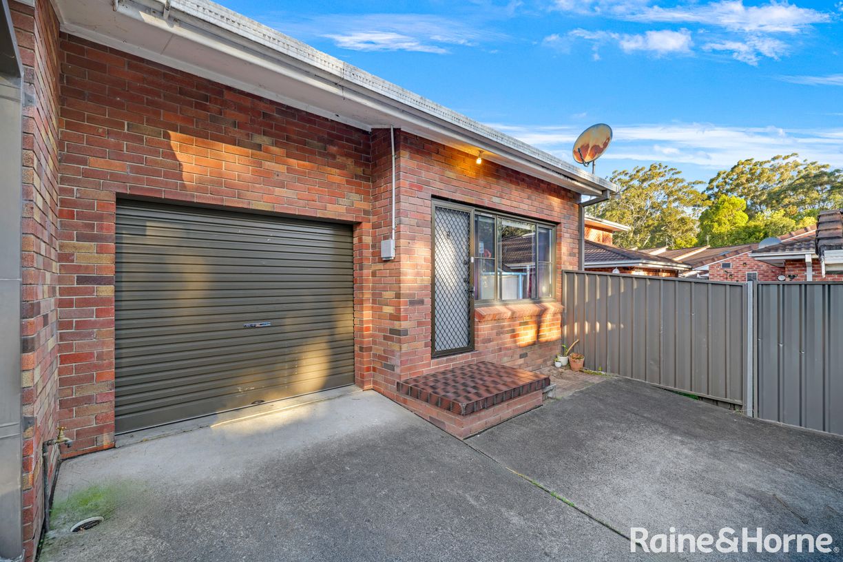 8/102 Kalandar Street — photo from Raine & Horne Nowra