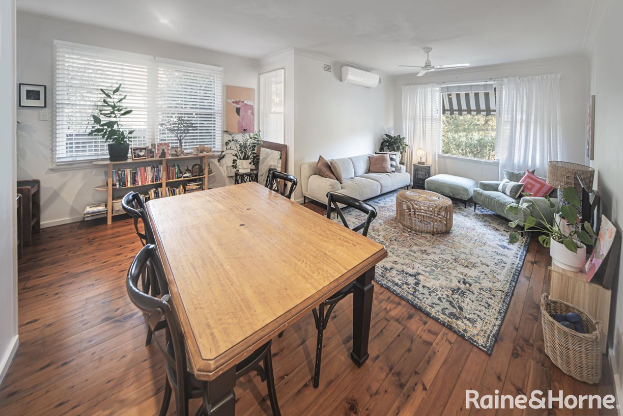 9 Hewlett Avenue — photo 2 of 11