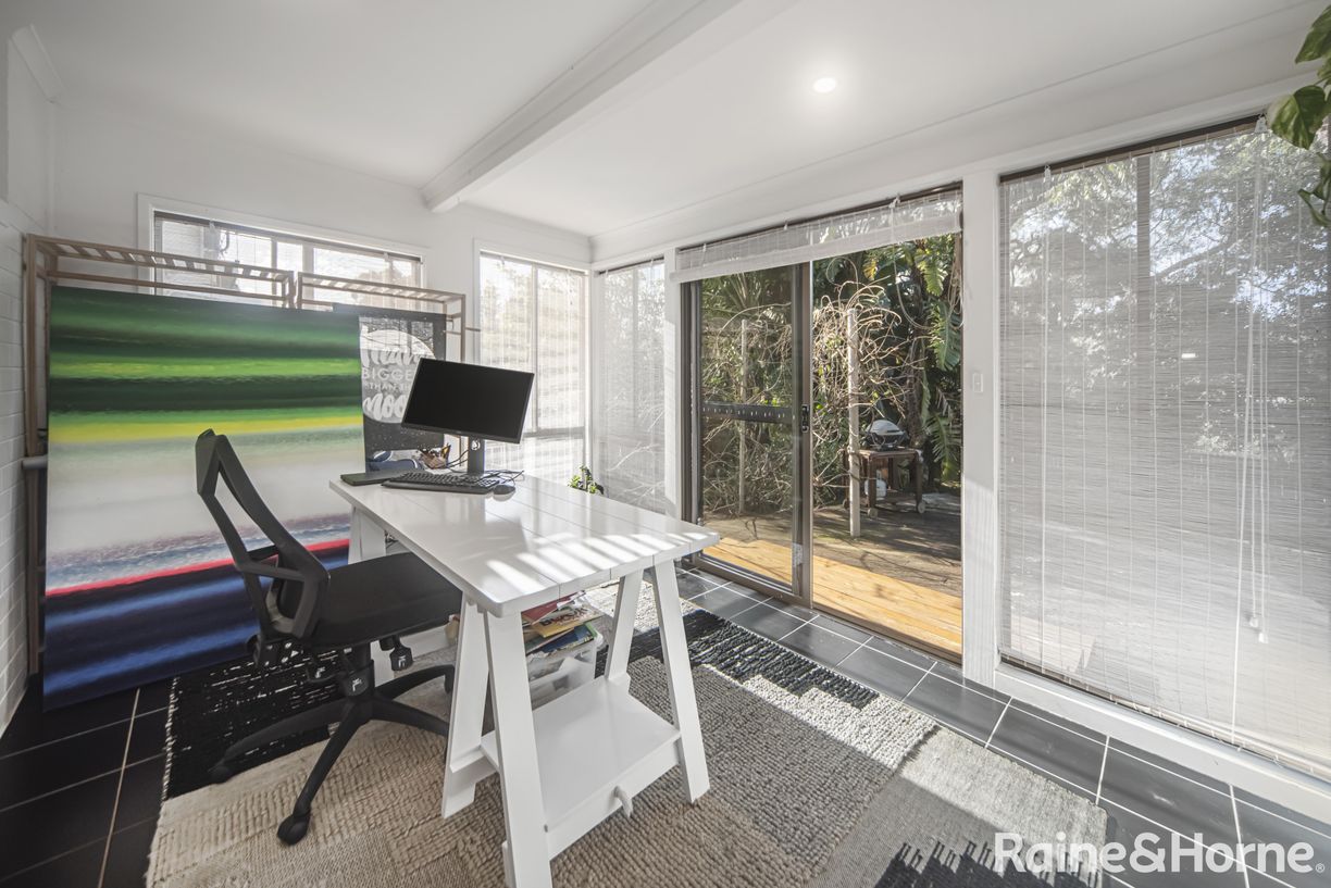 9 Hewlett Avenue — photo 7 of 11