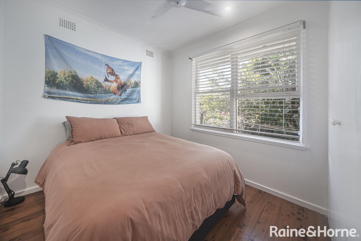 9 Hewlett Avenue — photo 6 of 11
