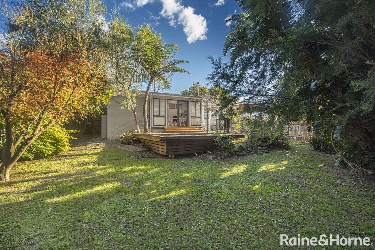 9 Hewlett Avenue — photo 8 of 11
