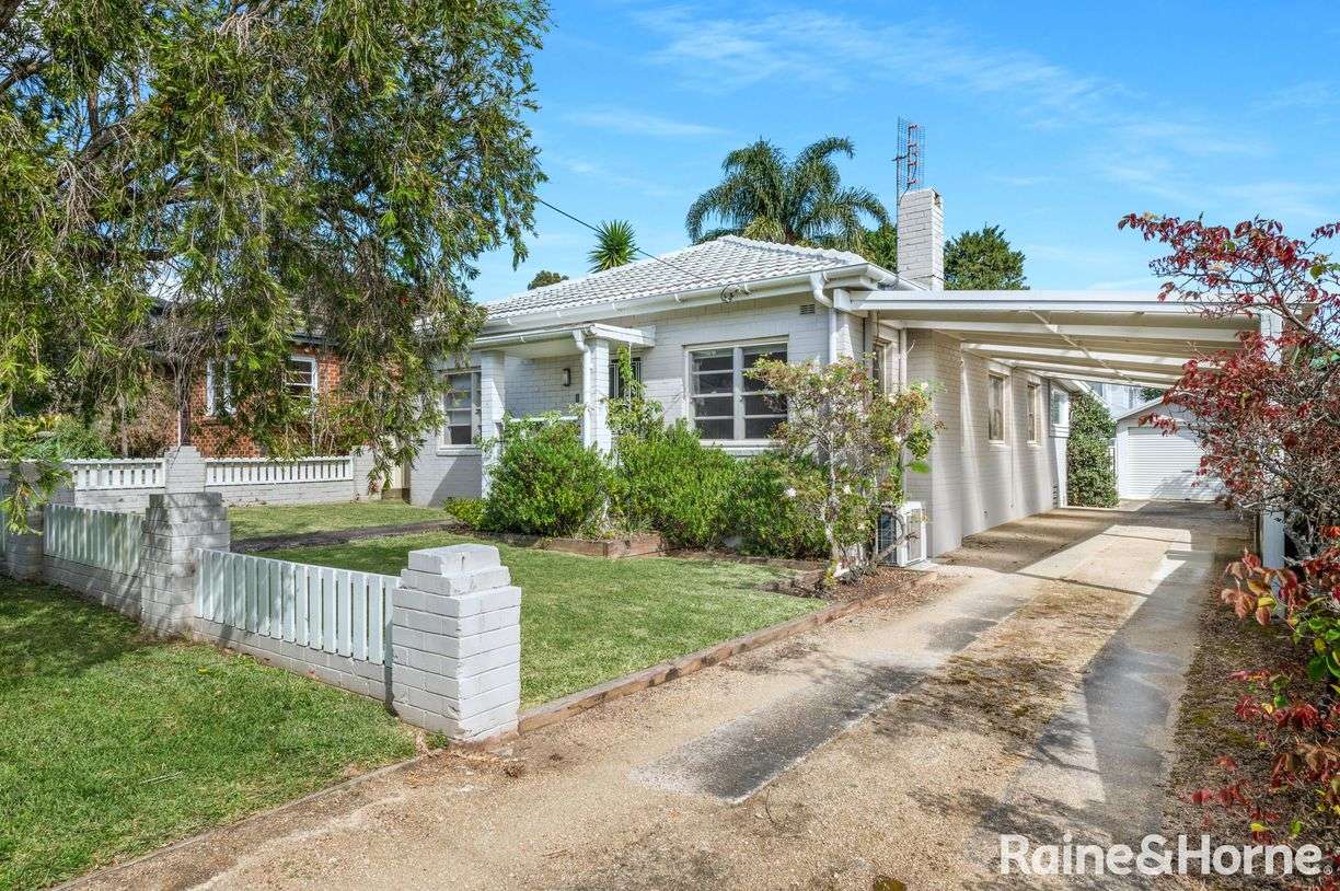 1 View Street — photo from Raine & Horne Nowra