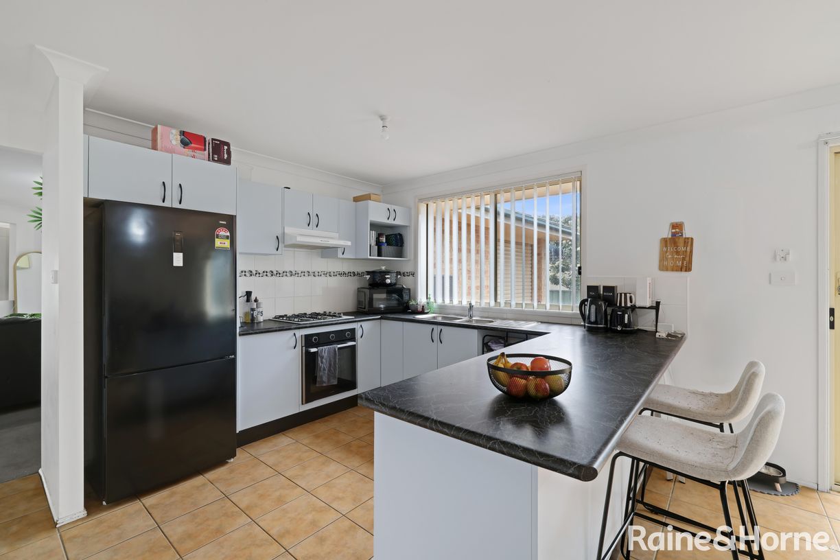 10 Hesperus Close — photo 3 of 10