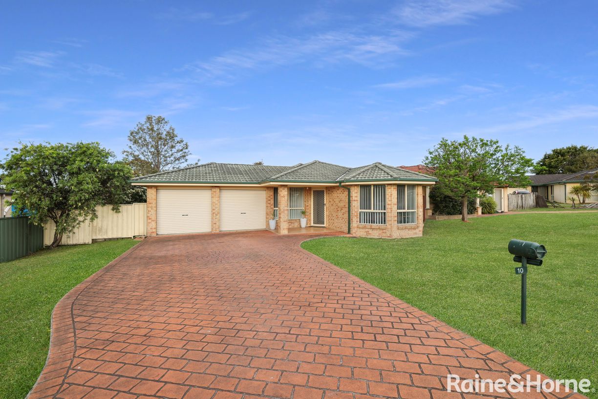 10 Hesperus Close — photo from Raine & Horne Nowra