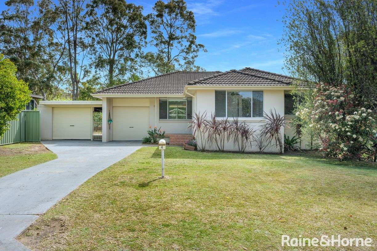 4 Farrar Drive — photo from Raine & Horne Nowra