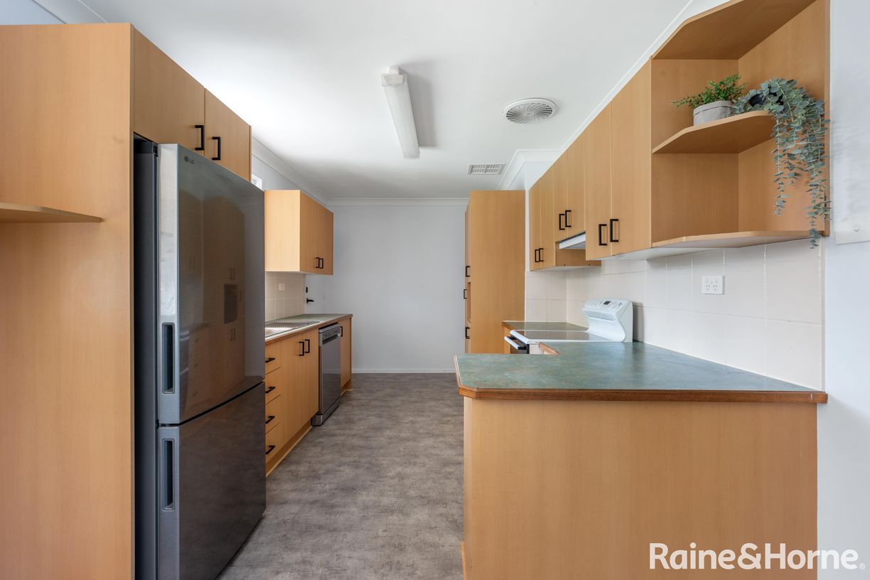 4 Farrar Drive — photo 2 of 11