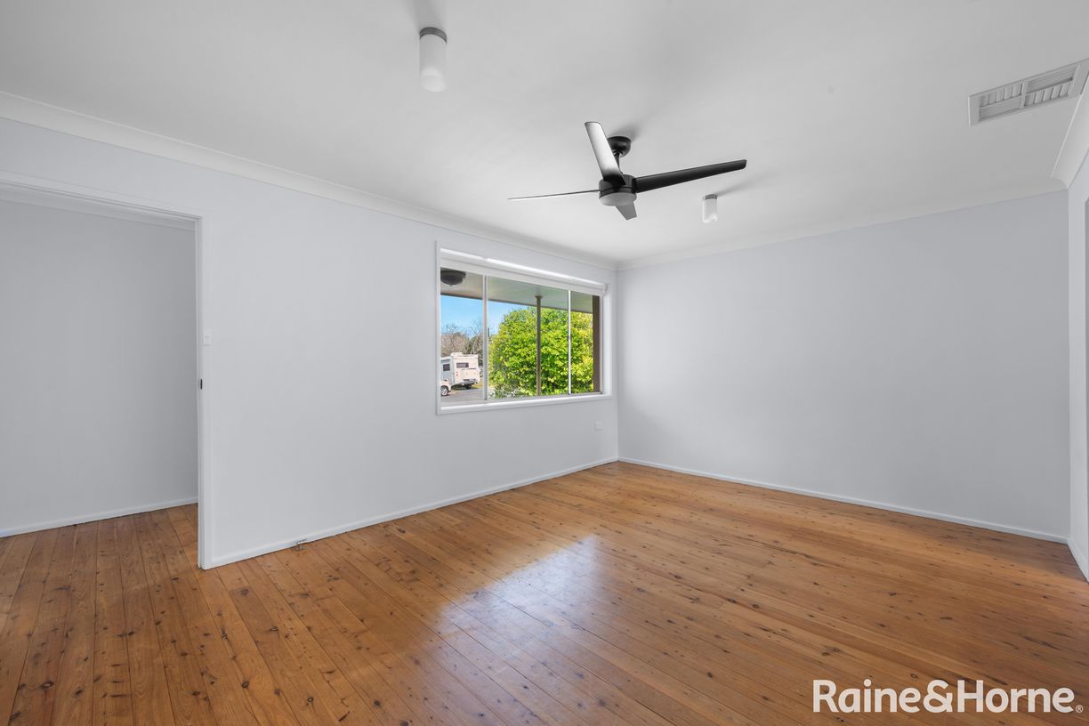 4 Farrar Drive — photo 4 of 11
