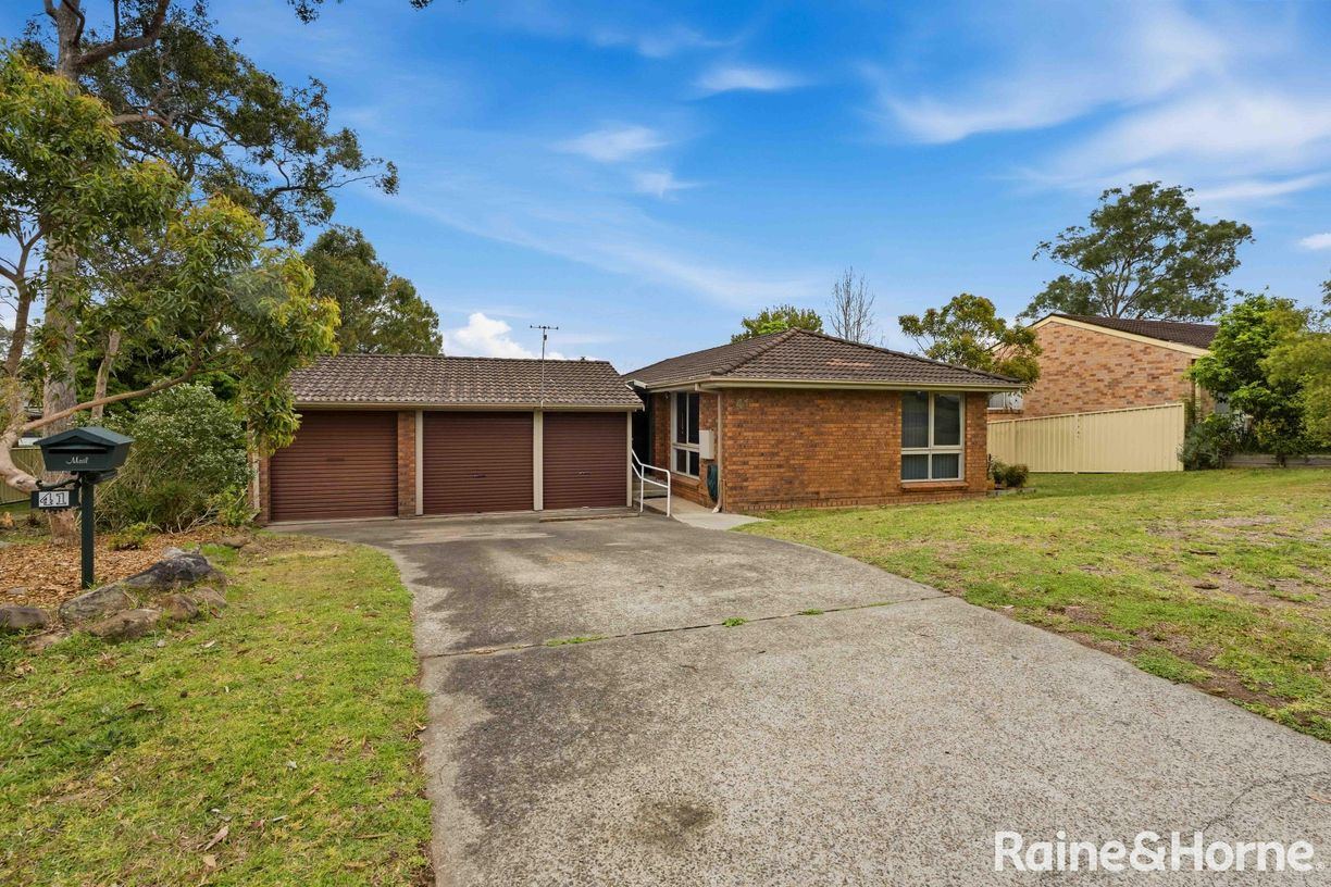 41 Devlin Avenue — photo from Raine & Horne Nowra