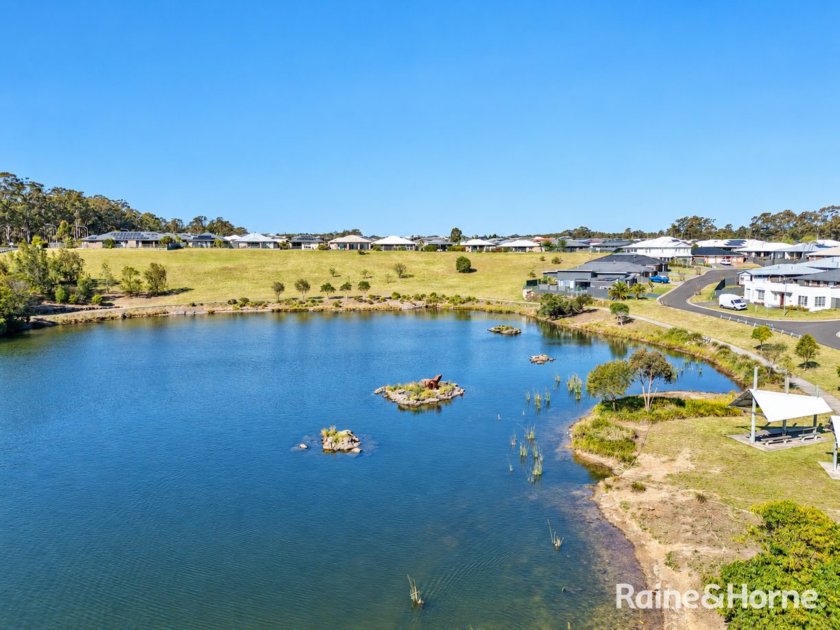 21 Wattlebird Road — photo 25 of 27