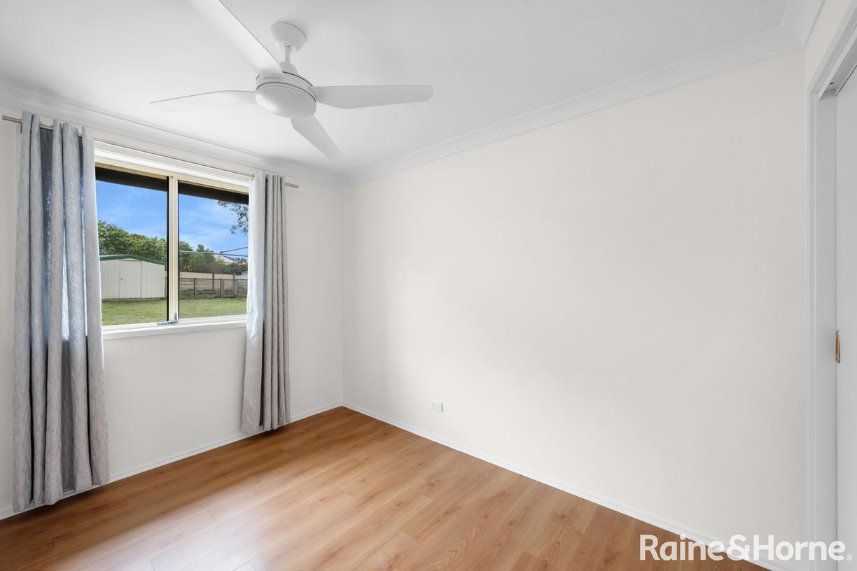 27 Rayleigh Drive — photo 9 of 11