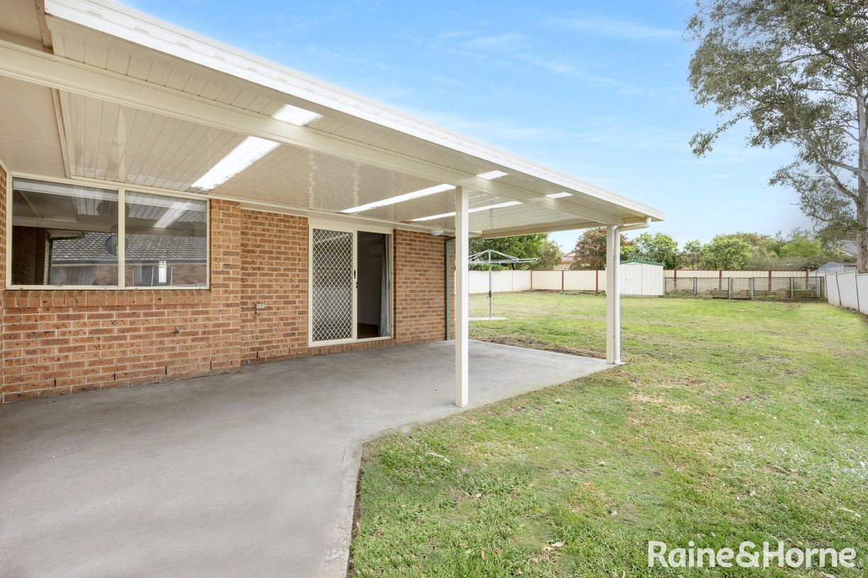 27 Rayleigh Drive — photo 10 of 11