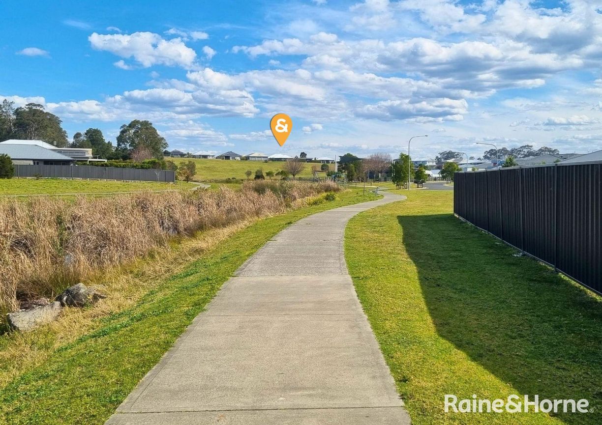 21 Wattlebird Road — photo 24 of 27