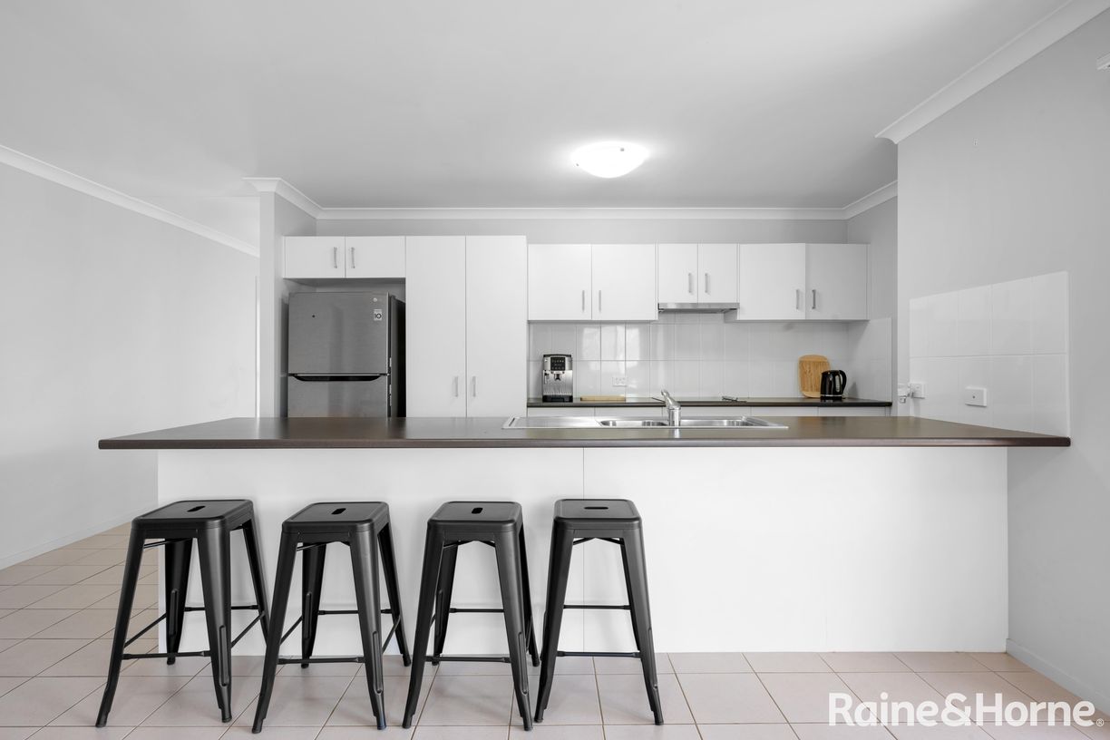 25 Firetail Street — photo 3 of 11