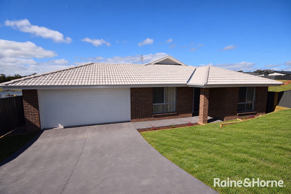 25 Firetail Street — photo from Raine & Horne Nowra