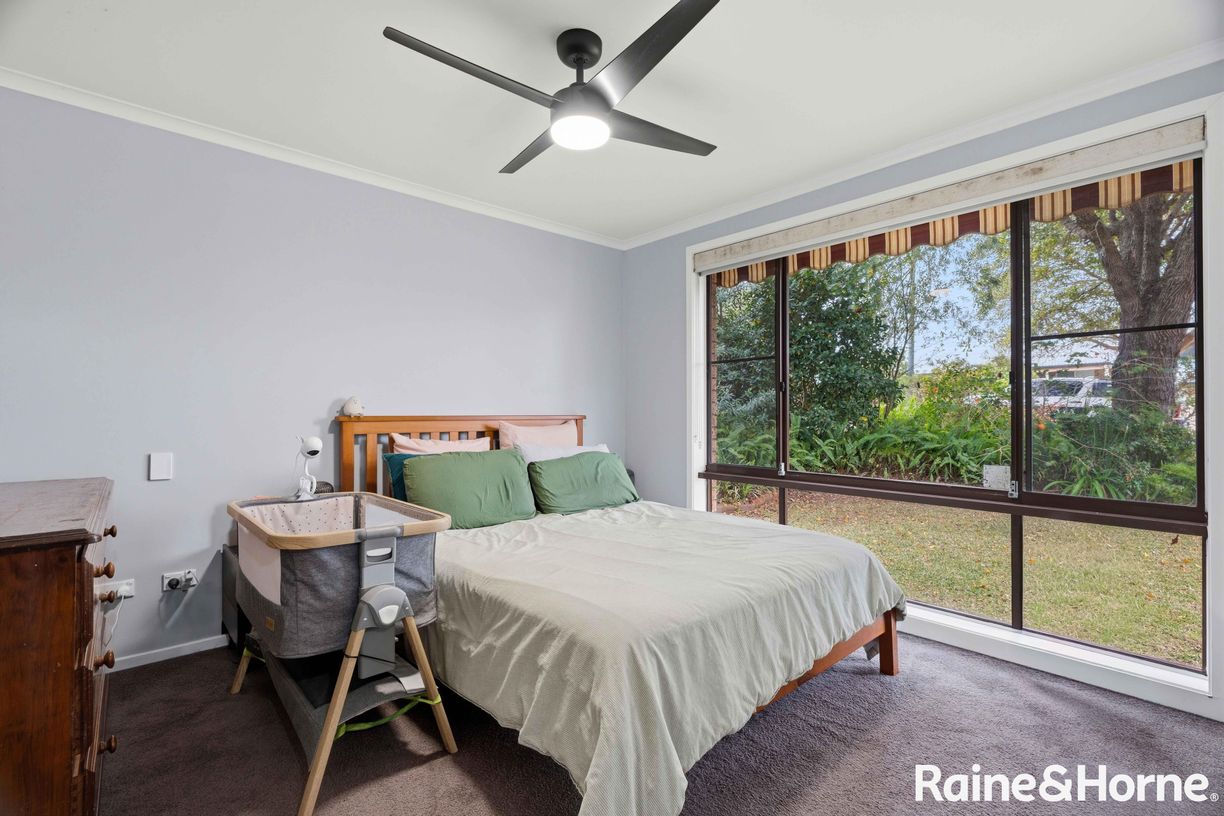 15 Gunyuma Crescent — photo 6 of 14