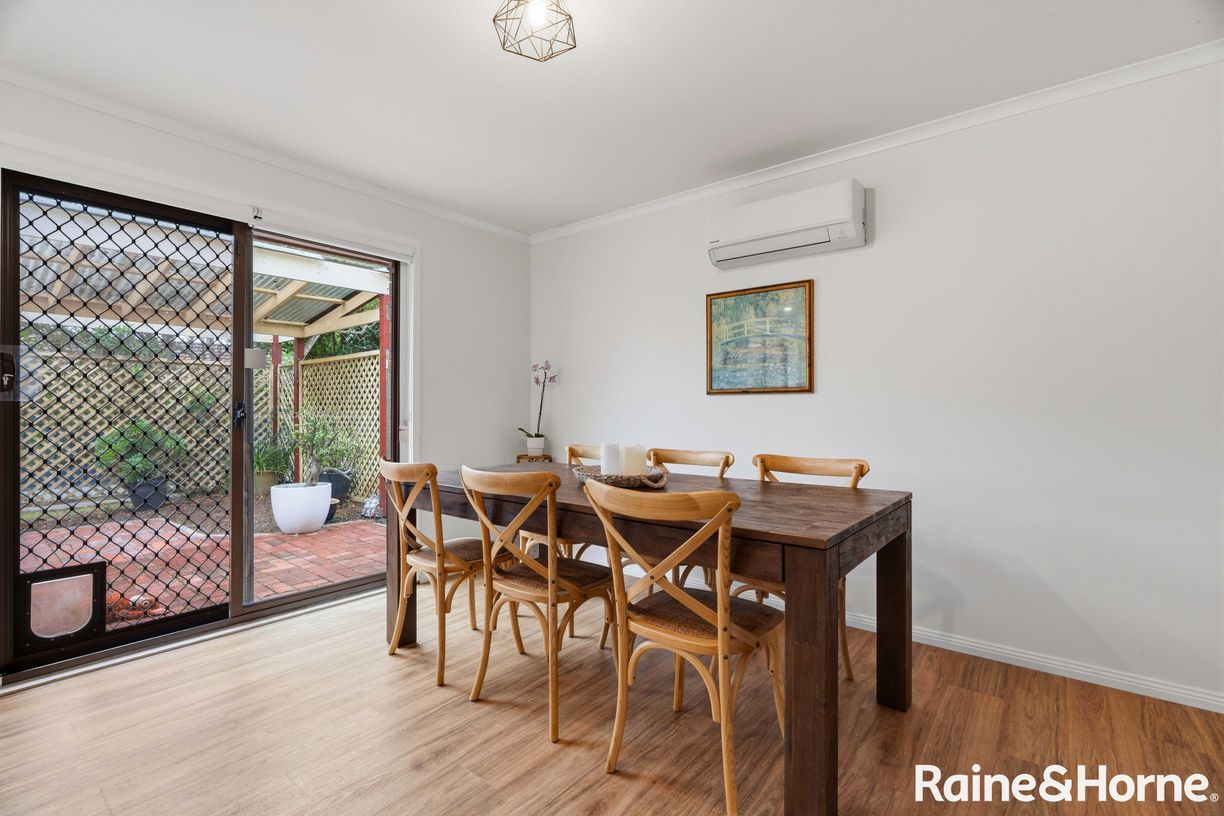 15 Gunyuma Crescent — photo 5 of 14