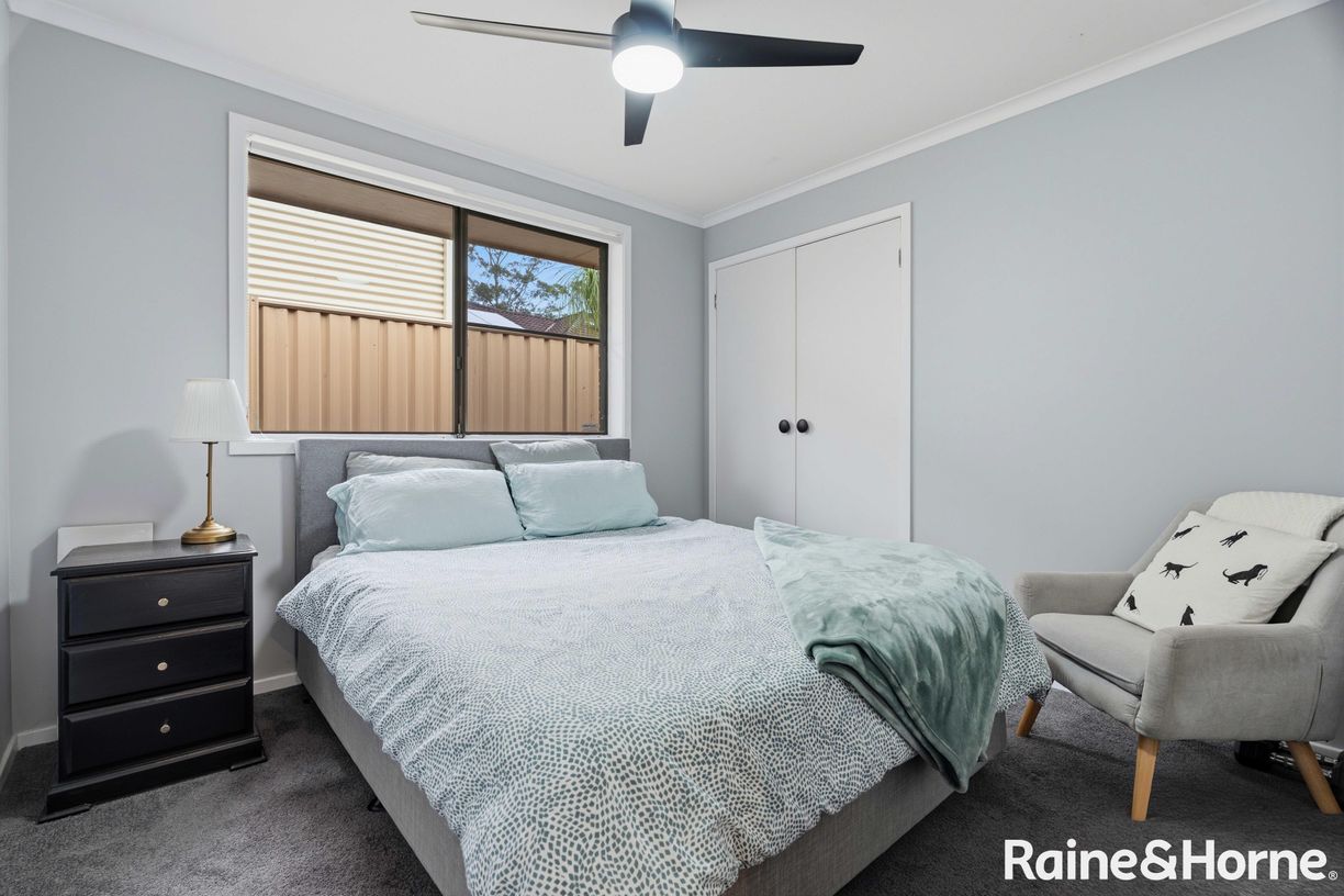 15 Gunyuma Crescent — photo 8 of 14