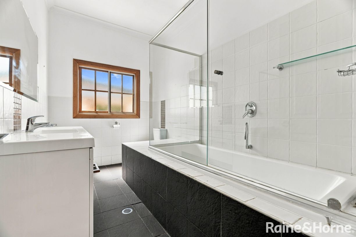 126 Osborne Street — photo 7 of 13