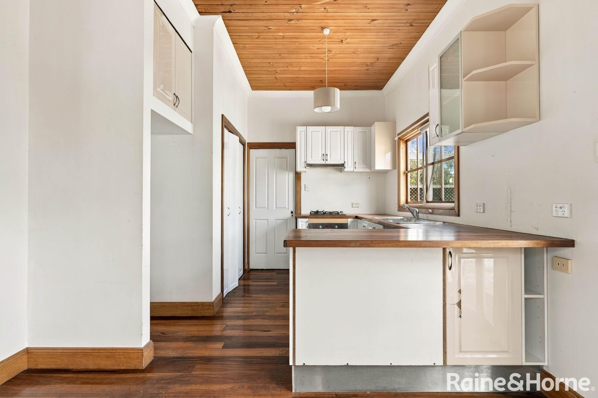 126 Osborne Street — photo 8 of 13