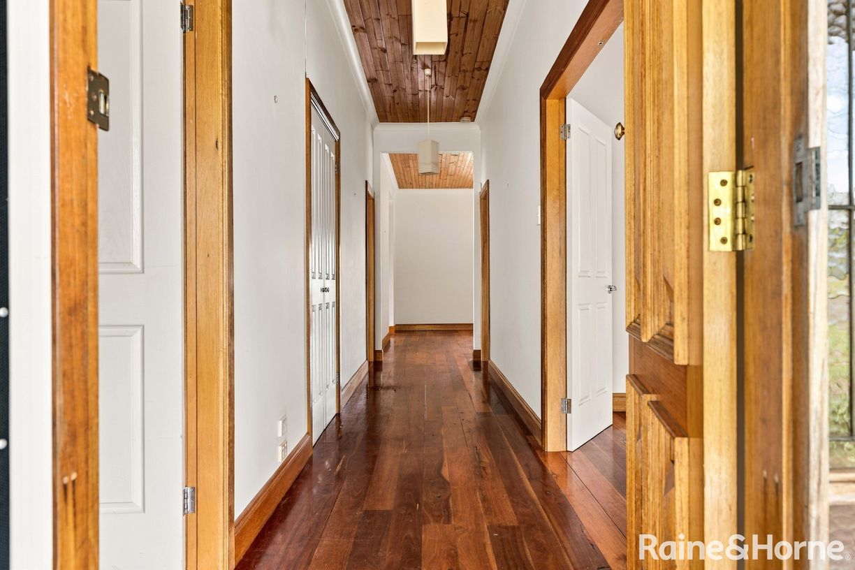 126 Osborne Street — photo 2 of 13
