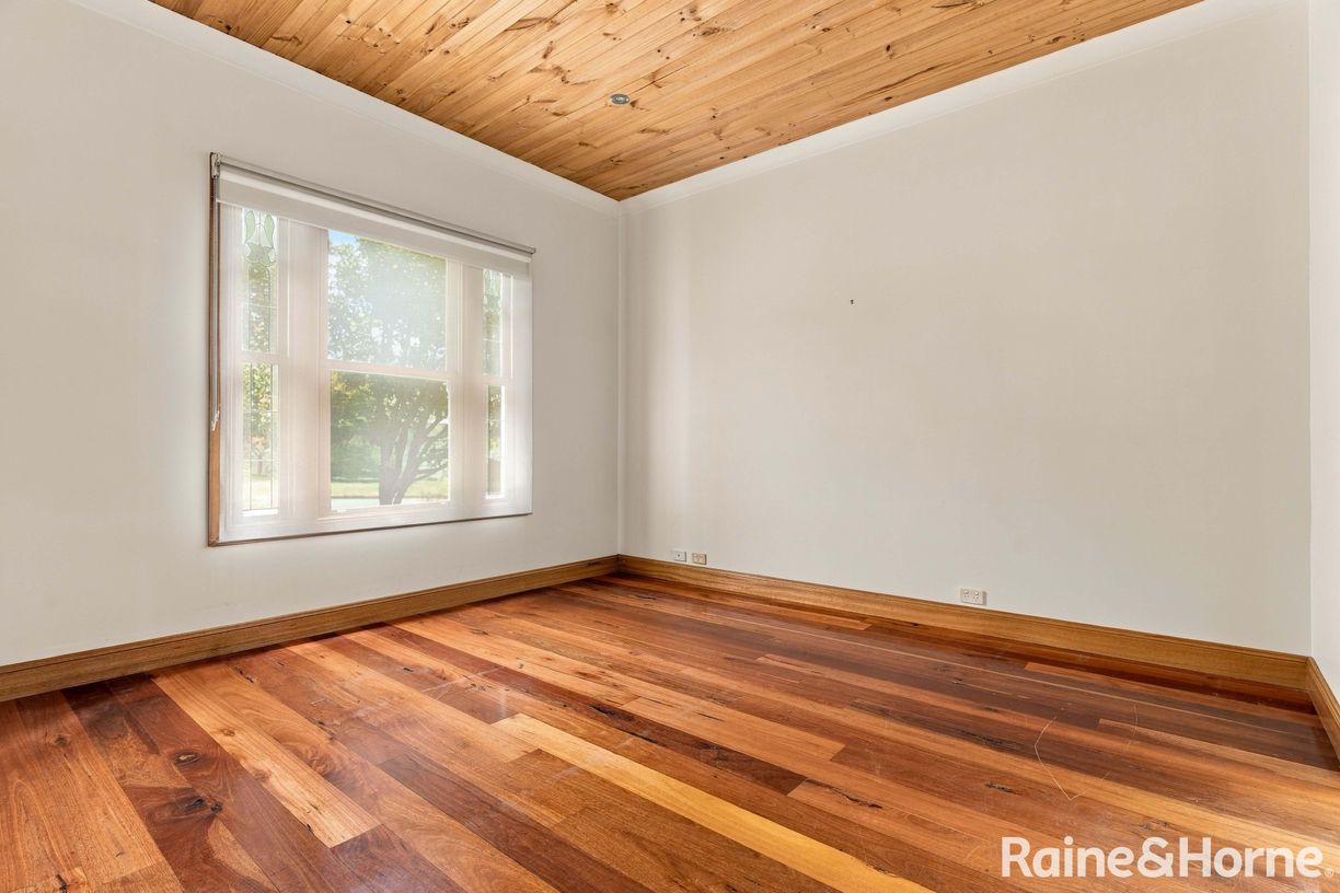 126 Osborne Street — photo 3 of 13