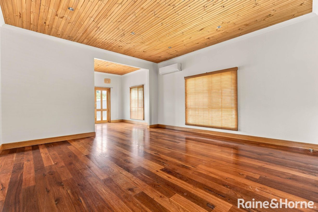 126 Osborne Street — photo 6 of 13