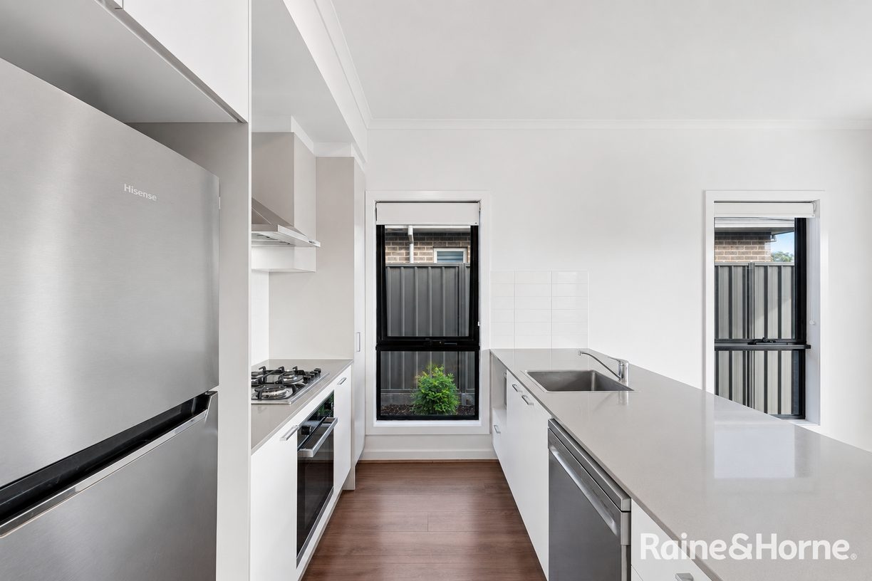 11 Emerald Way — photo 3 of 11