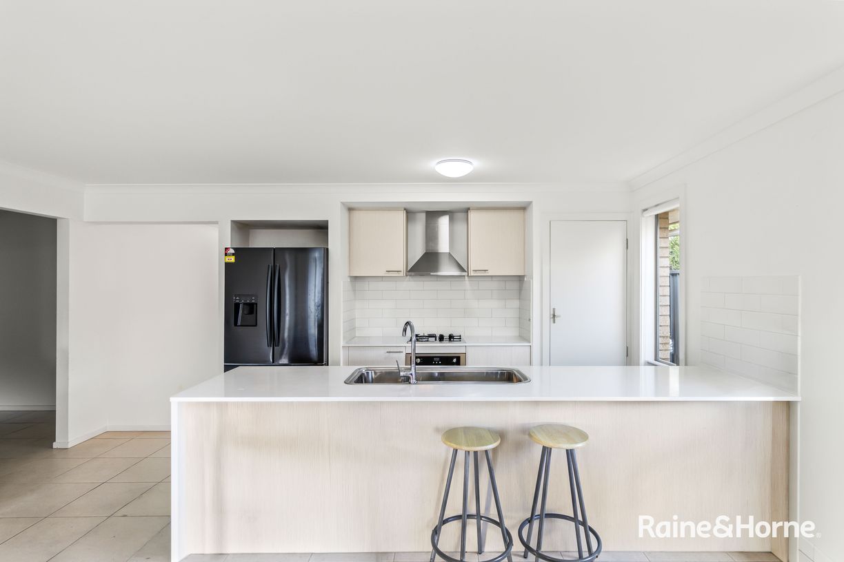 7 Nadine Street — photo 3 of 20