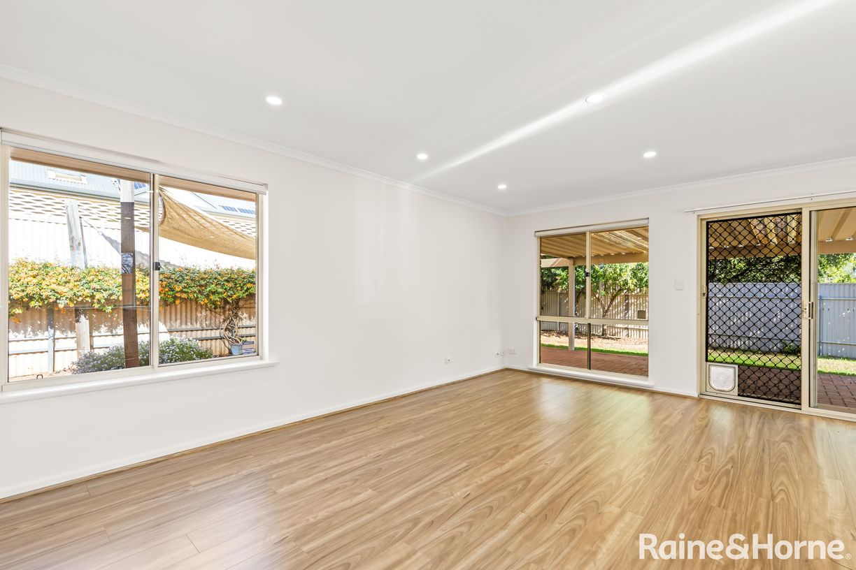 37 Castle Court — photo 3 of 19