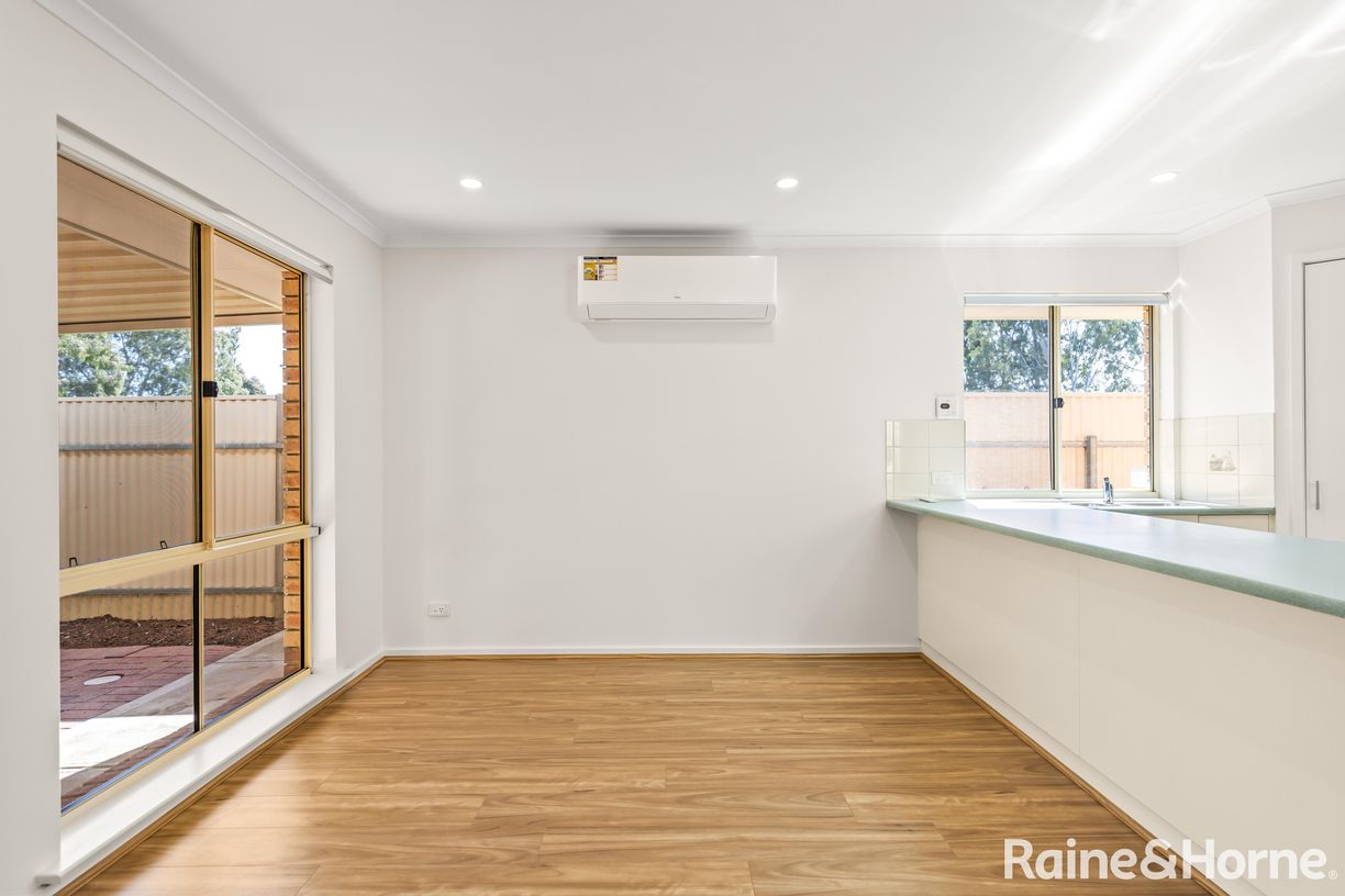 37 Castle Court — photo 4 of 19