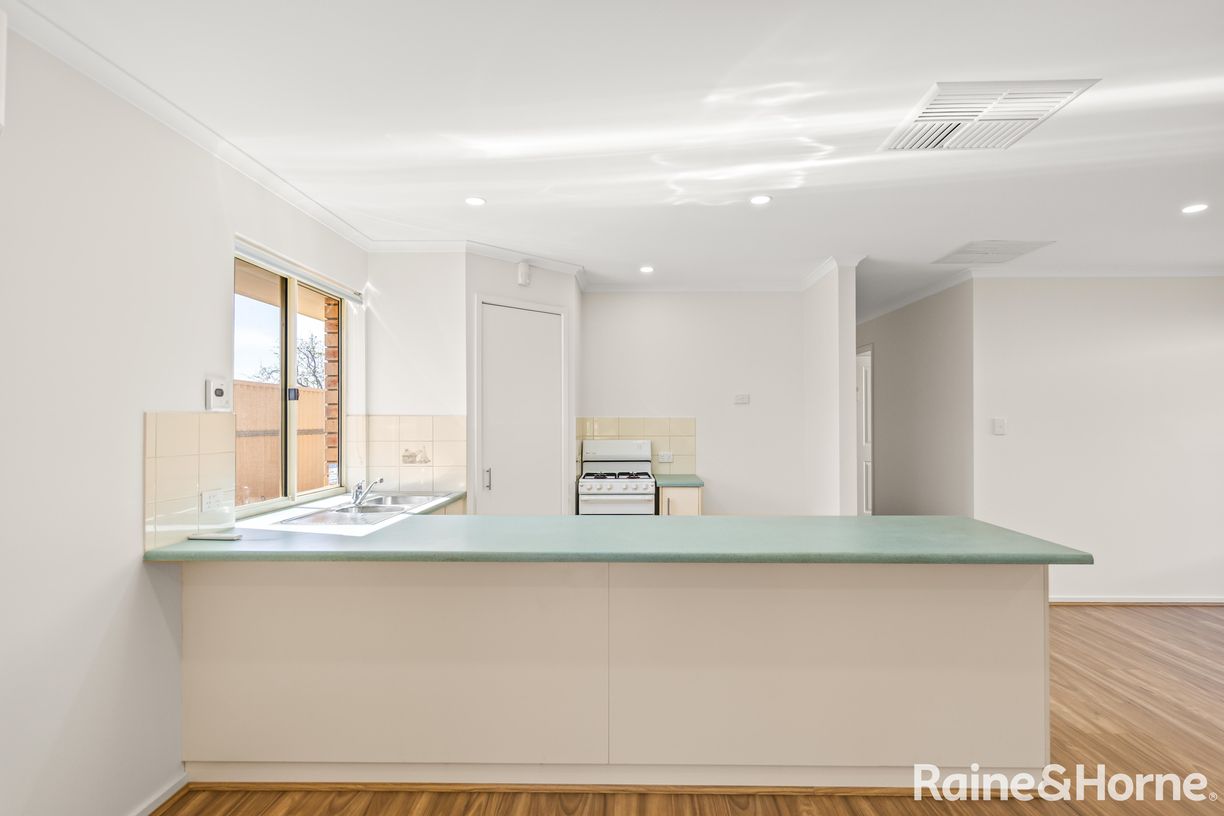 37 Castle Court — photo 7 of 19