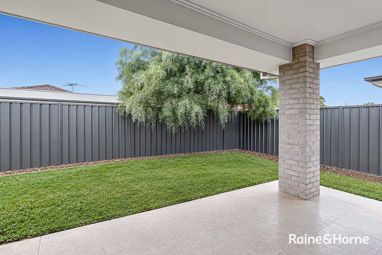 43 Hollow Drive — photo 13 of 18