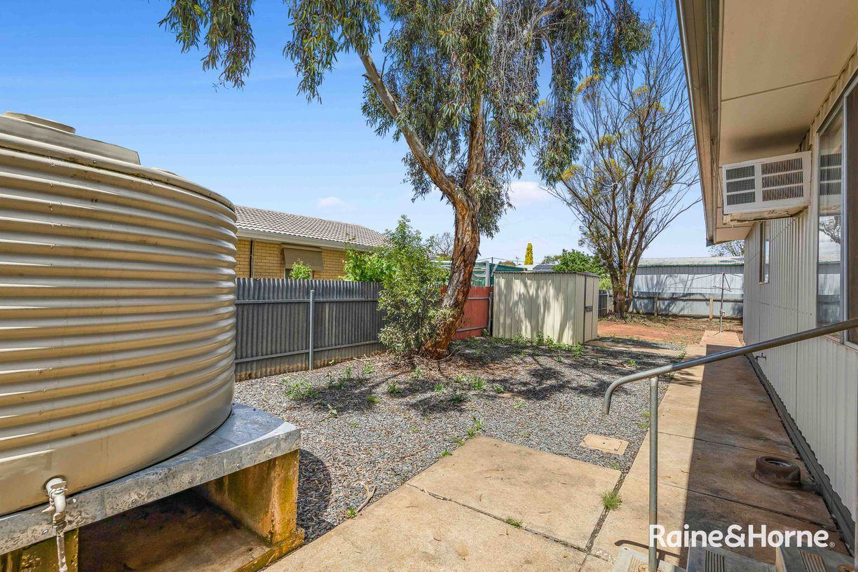 20 Kelly Street — photo 12 of 17