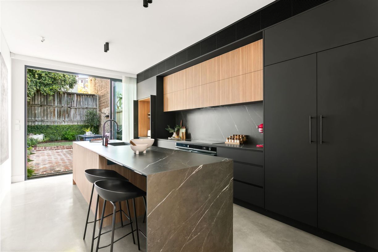 5 Devine Street — photo 4 of 10