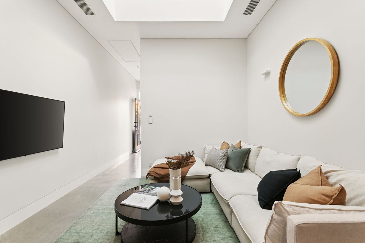 5 Devine Street — photo 3 of 10