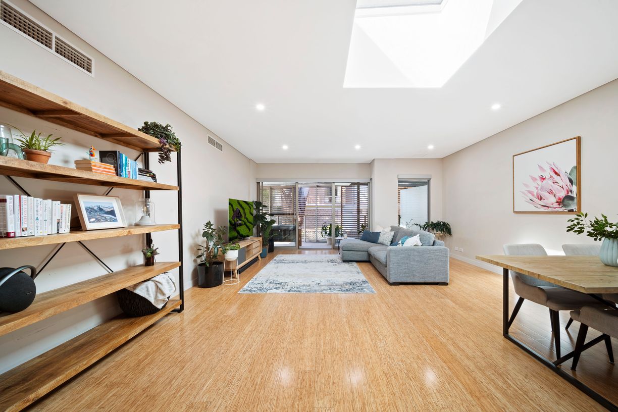 Picture of 330 Adelaide St E #Penthouse 07, Toronto, ON M5A 4S9 | Zillow