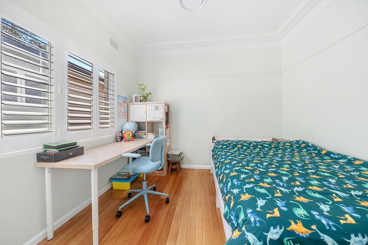 17 Lobelia Street — photo 10 of 14