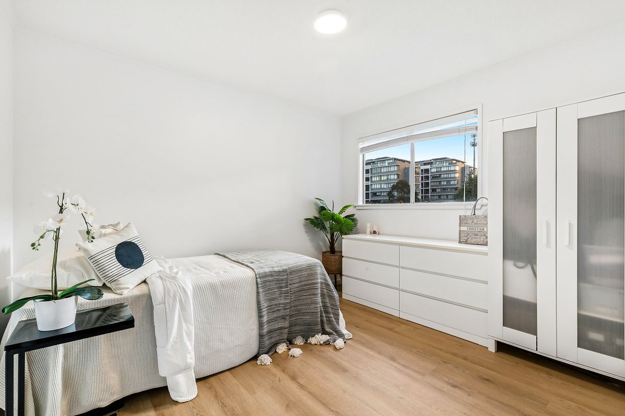 8/300A Burns Bay Road — photo 7 of 8