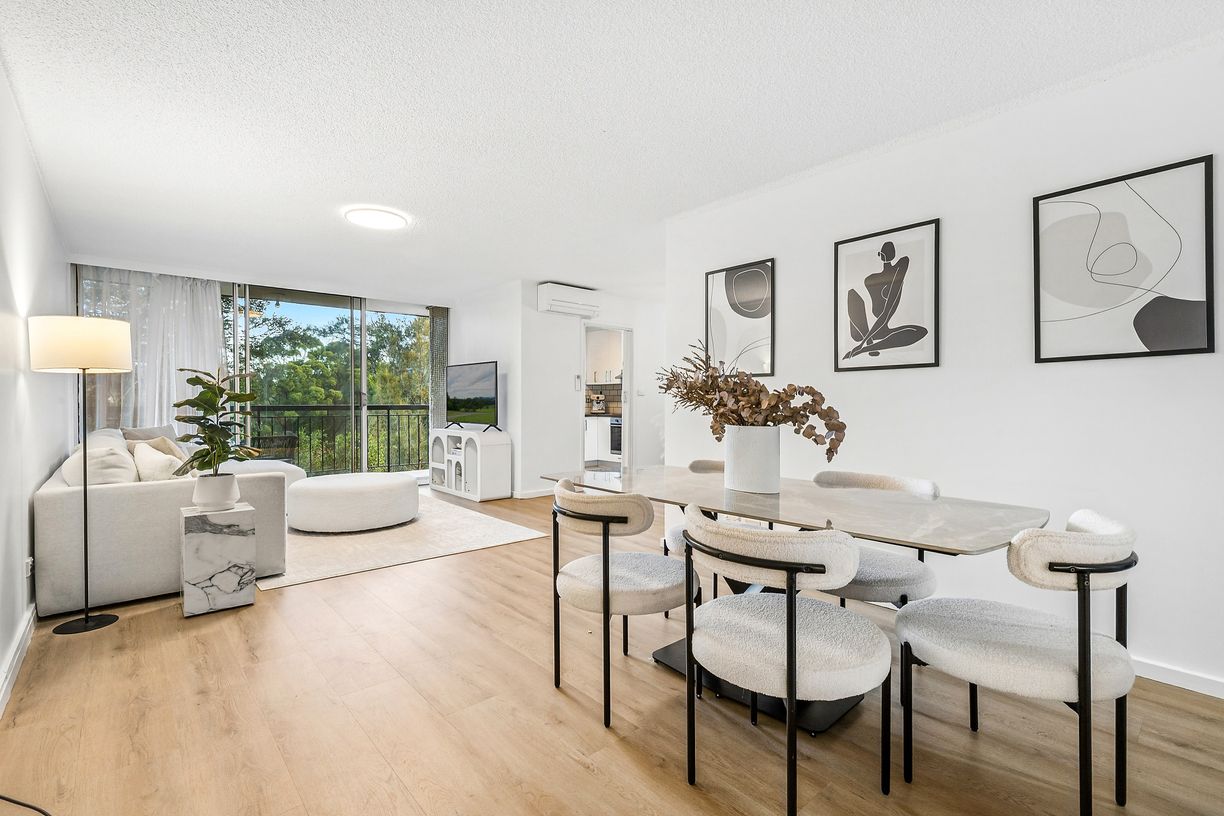 8/300A Burns Bay Road — photo 4 of 8