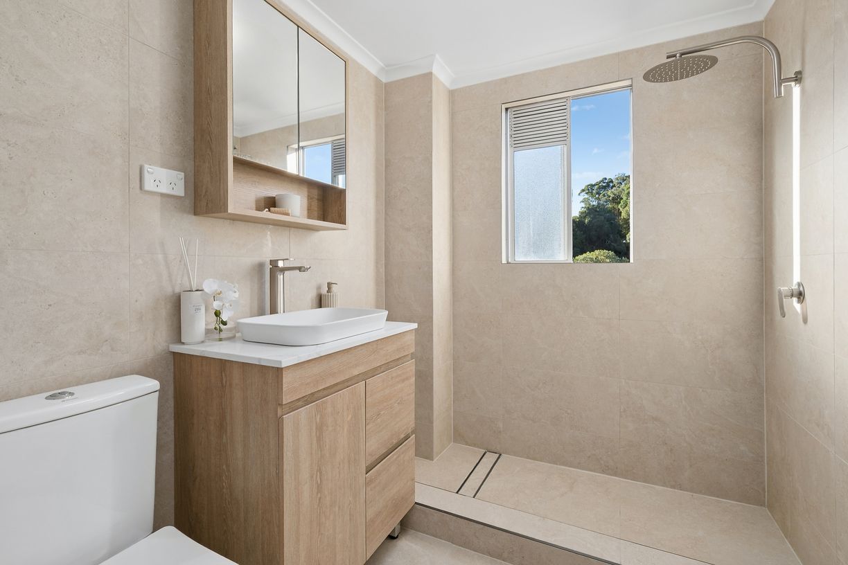 60/300A Burns Bay Road — photo 7 of 8