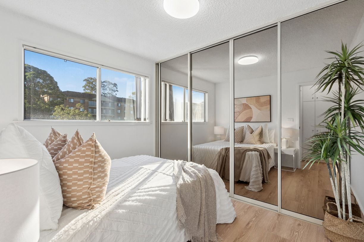 60/300A Burns Bay Road — photo 8 of 8
