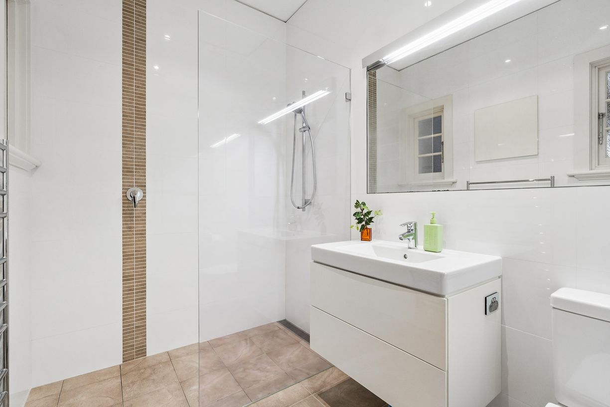 50 Stuart Street — photo 7 of 10