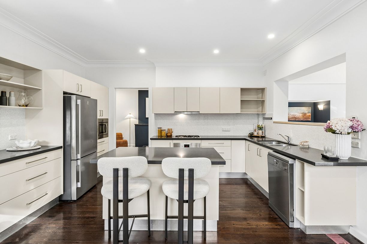 2 Carr Street — photo 6 of 10