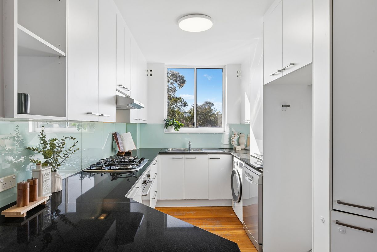 15/11 Hampden Road — photo 3 of 10