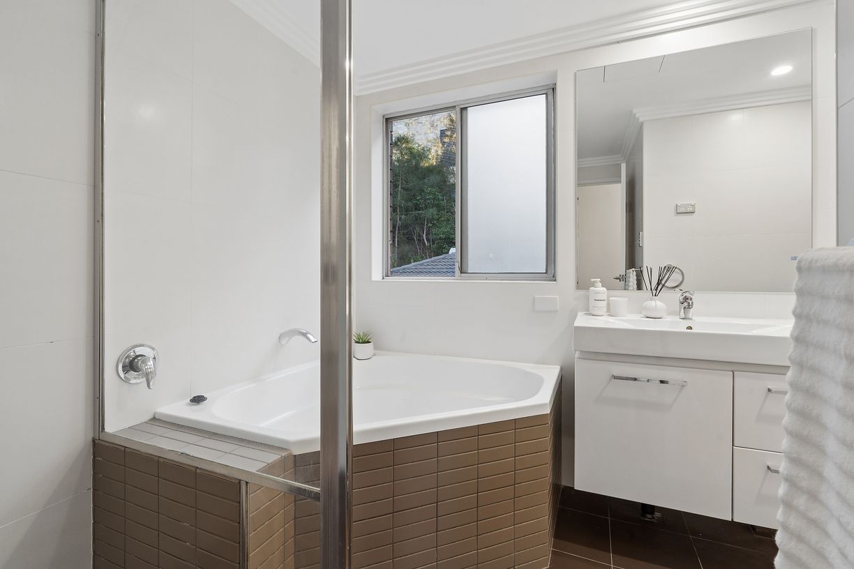 19/302 Burns Bay Road — photo 9 of 12